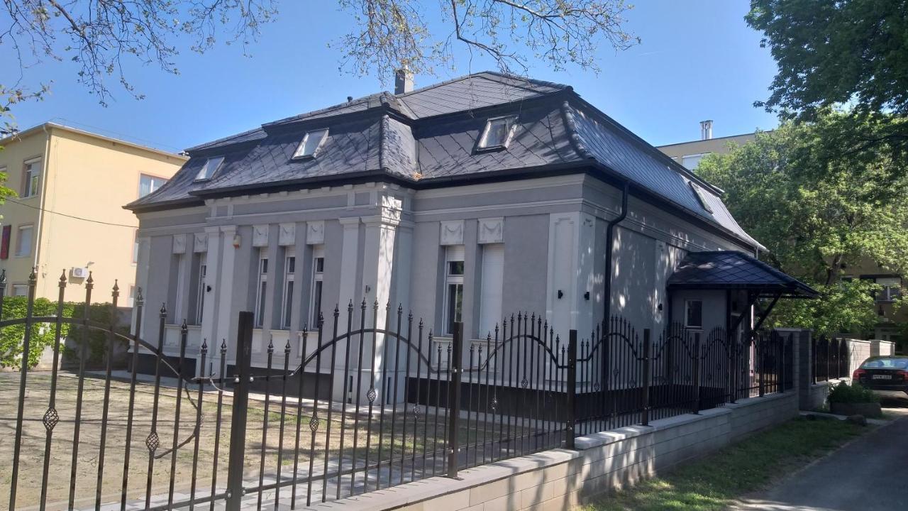 Karpatia Vendeghaz 1201 בודפשט מראה חיצוני תמונה