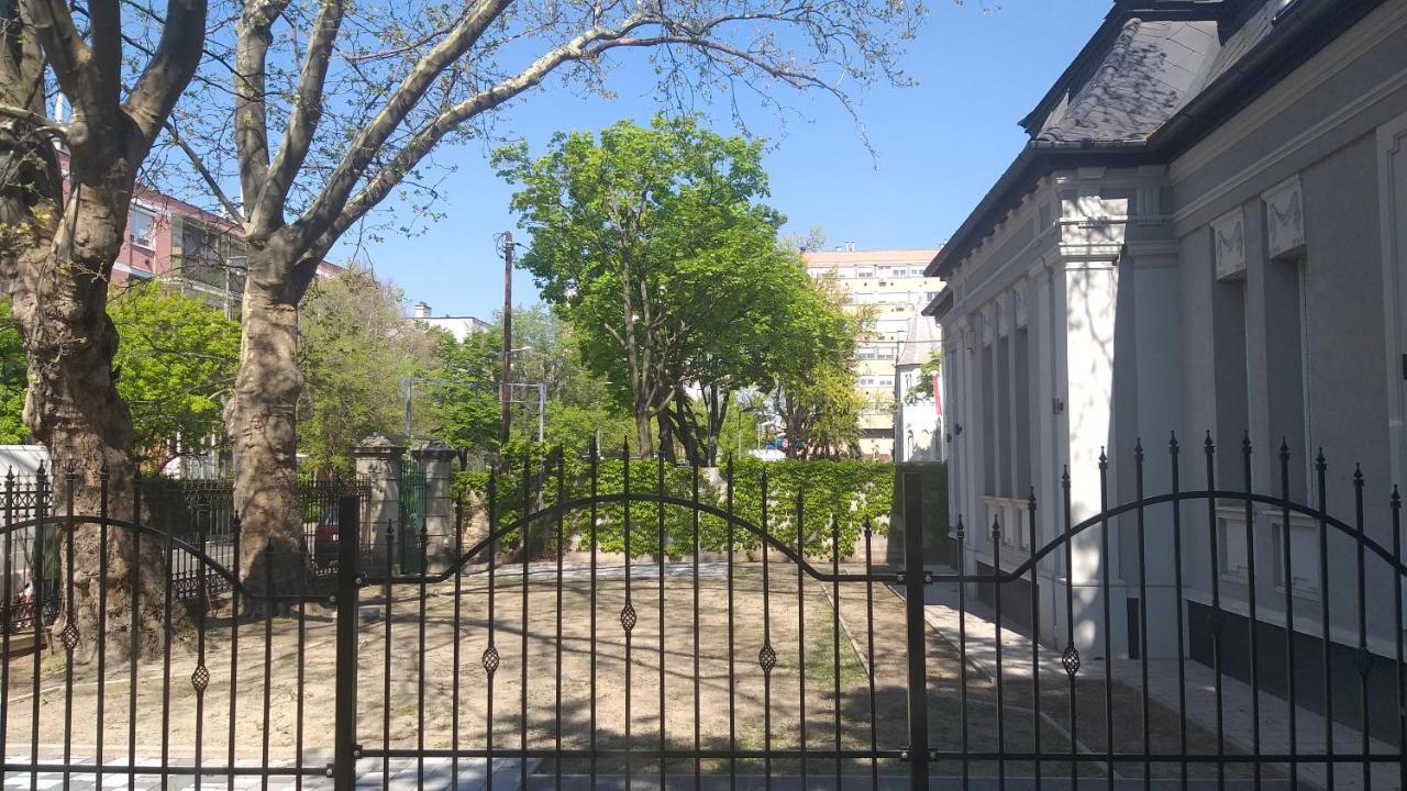 Karpatia Vendeghaz 1201 בודפשט מראה חיצוני תמונה